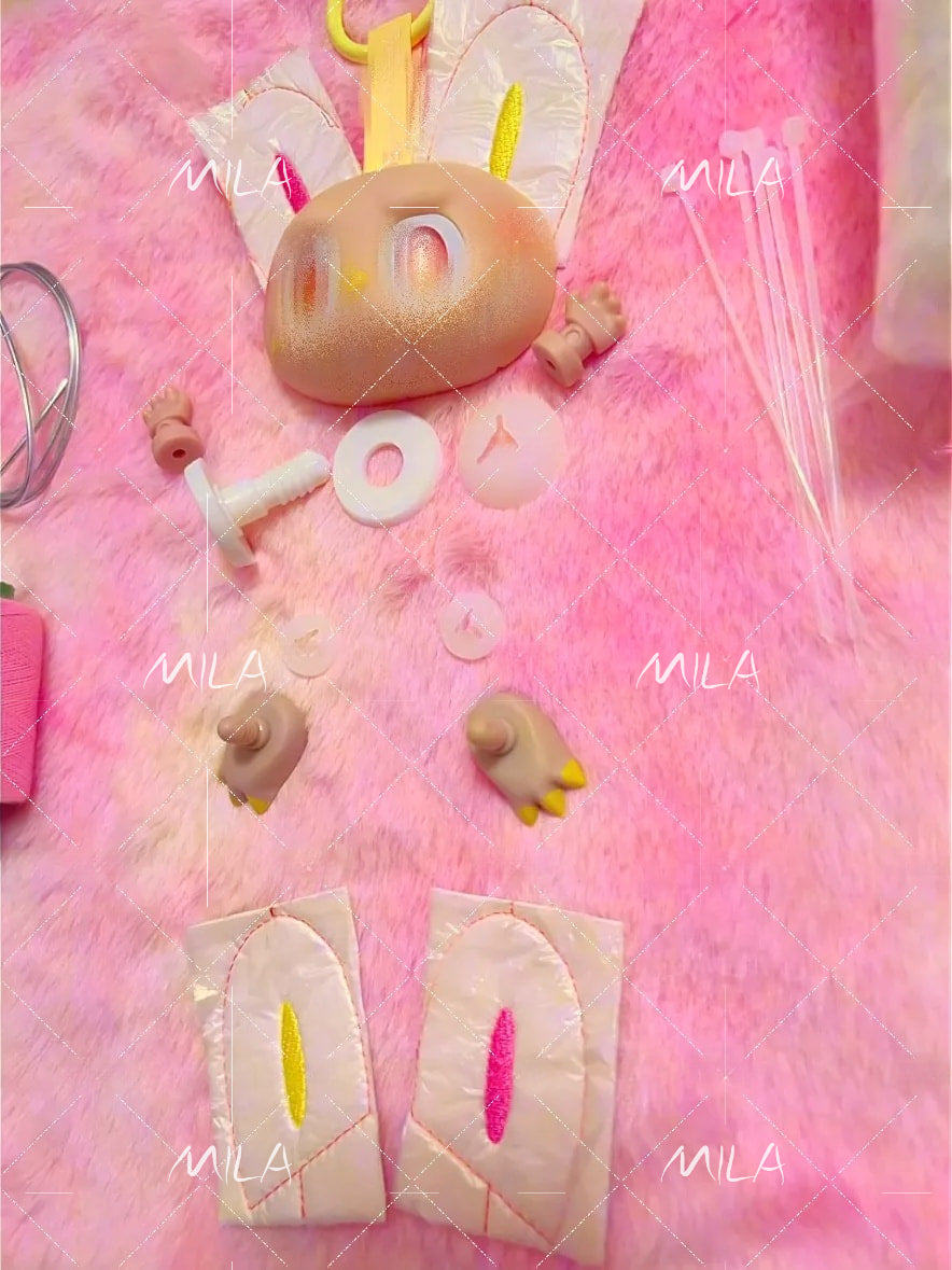 Labubu LOYALTY-The Monster 3.0 'BIG INTO ENERGY' DIY Resin Craft Kit - Complete Starter Set, Handmade Mold, Resin, Paints & Tools (Fan Art Inspired)